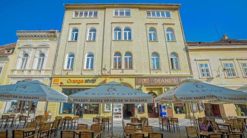 Brasov City Centre Apartment | Zoom Rooms