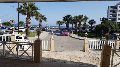 Larnaca Apartment | ZORBAS Sea View No 5
