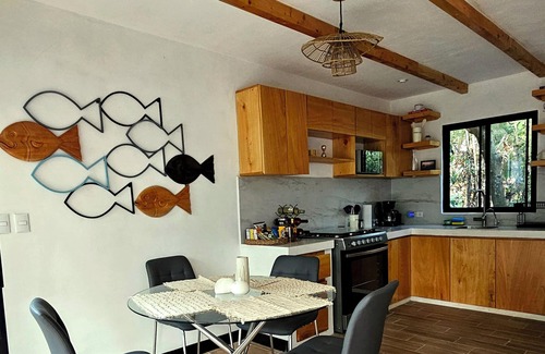 San Juan La Laguna House | Zorro Shelter! "At the Heart of the Lake"