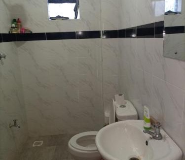 Eastleigh Bed & Breakfast | Zulphas cosy home