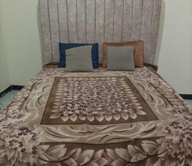 Eastleigh Bed & Breakfast | Zulphas cosy home