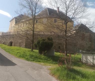 Plohn Apartment | Zum Ritter Ferienwohnung 500 Meter zum Freizeitpark Plohn