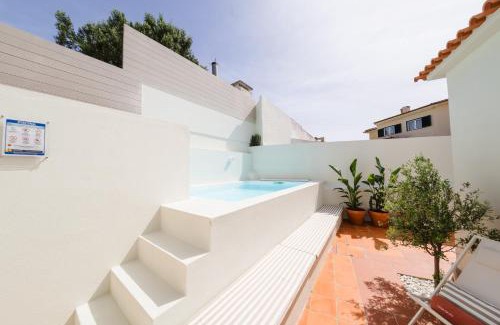 Parede House | Zus House Stylish Pool Stay Near Lisbon & Beach