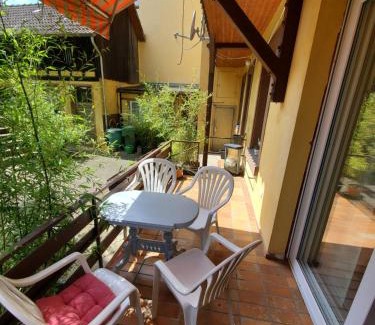 Lahr Apartment | Zwei Zimmer im Stadt Altbau mit Balkon