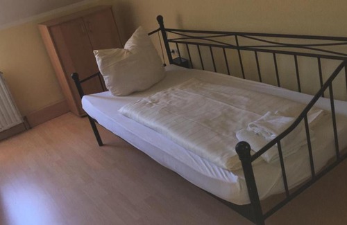 Kaiserslautern House | Zweibettzimmer