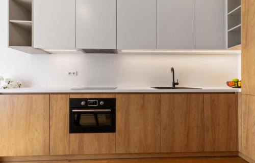 Nivy Apartment | Zwirn Stylish Apartement with parking