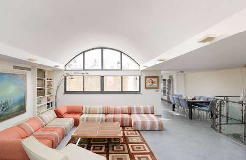 Old City Apartment | ZZ J. Ararat 31