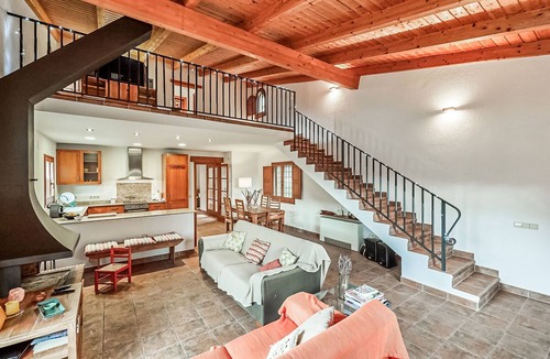 Montseny House | Holiday Home Montseny with Pool