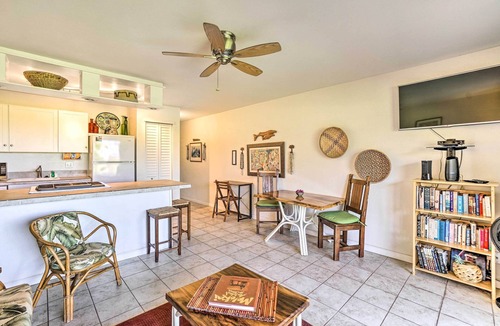Kaunakakai Apartment | Kaunakakai Escape: Heated Pool & Beach Access