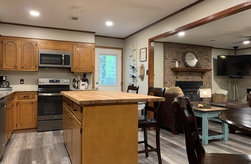 Chatham House | Private, Relaxing Waterfront Getaway! 3BR/2BA House! Modern Amenities!