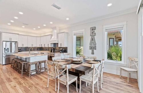 Navarre Beach House | Salty Sue 6 Bedroom Home