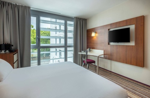 Le Bourg - Gare De Vaise Hotel | Spark by Hilton Lyon Ouest