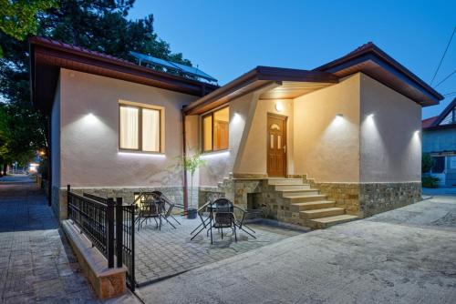 Къща за гости Relax