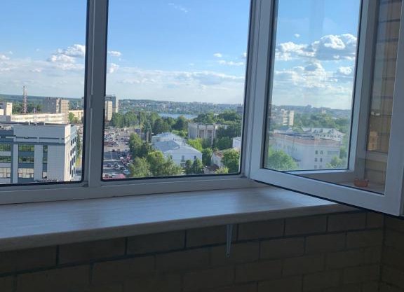 Уютная студия с видом на город