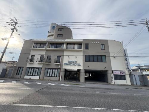 彦根びわこホテル裏のマンション 一室貸し切り50台無料駐車場付き台所あり自転車貸出可 BbQ可 ペット同伴可