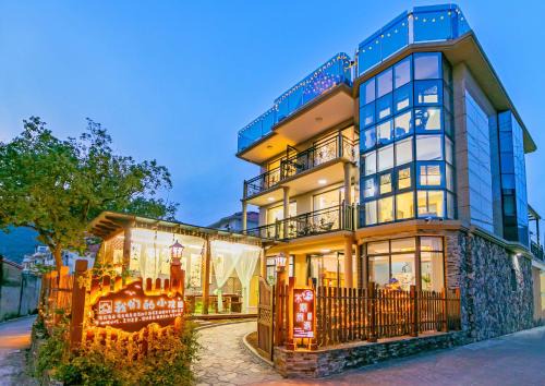 我们的小院-不期而遇