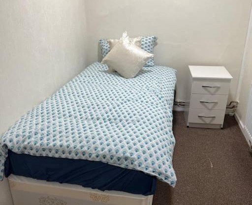 016- 1 bedroom church street F31