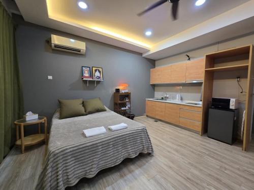 028 Projector Palazio Vintage House Netflix Wifi