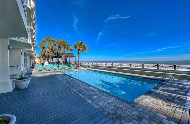 0302 Waters Edge Resort 2 Bedroom Condo by RedAwning