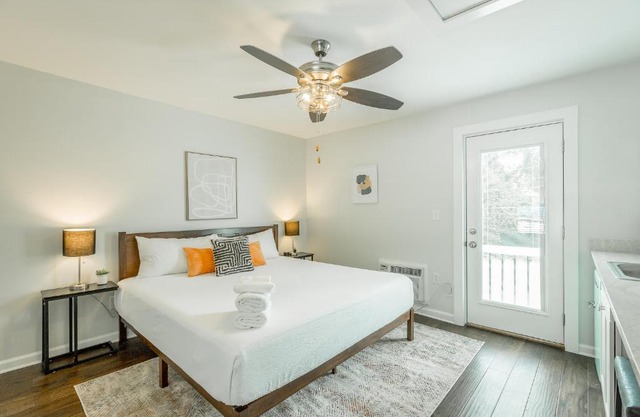04 The Ludwig Room - A PMI Scenic City Vacation Rental