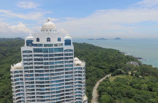 08B Stunning Rooftop Pool-360 Views of Sea & Canal