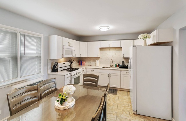 1/2 Mile to Downtown Libertyville