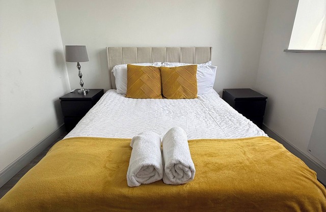 1 Bed Flat - Sleeps 2 - Pets - Parking - Wifi