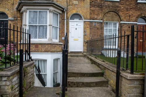 1 bed ground floor flat