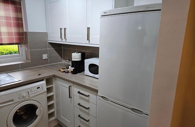 1 bed modern flat