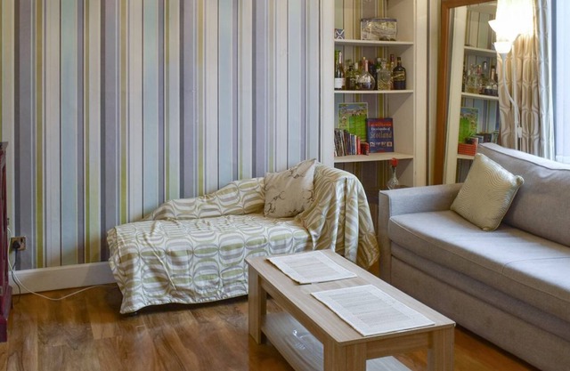 1 bedroom accommodation in Broxburn, near Edinburgh