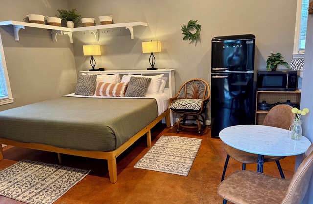 1-bedroom apartment in Mills River, NC-Close to hiking, breweries, dog friendly