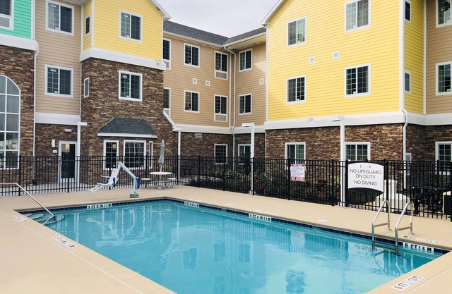 1 Bedroom | Free Breakfast Buffet. Outdoor Pool