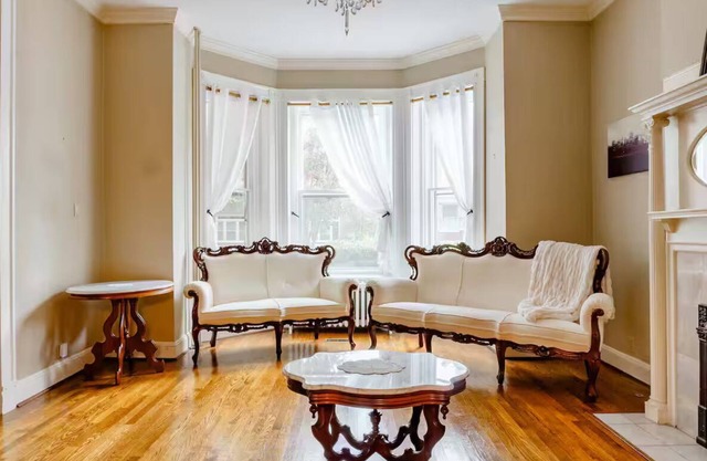 1-Bedroom in Historic Victorian Home - Shared Bath, Unit #4