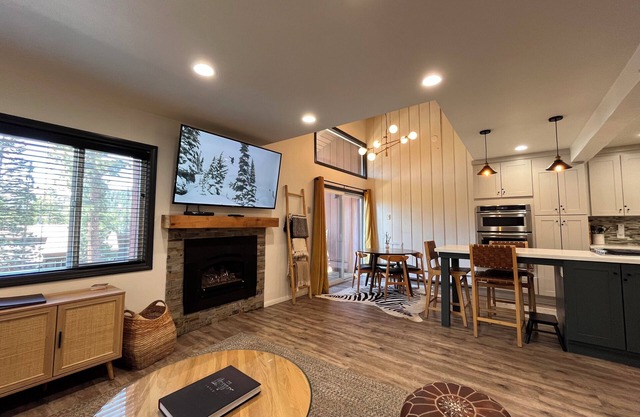 1 BR + Loft Cozy Mtn Condo with Pool and Jacuzzis