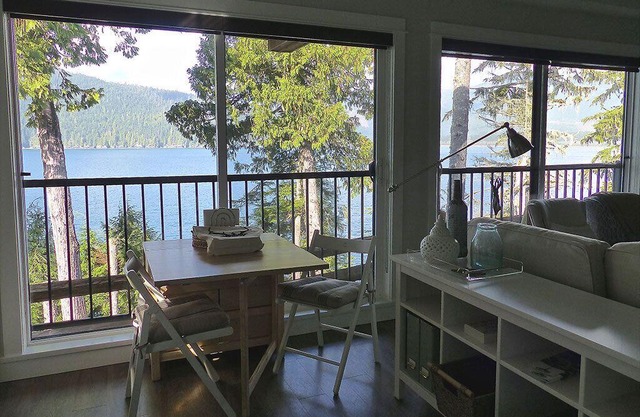 1 BR - Oceanfront - Private Hot Tub - No Pet - Sleep up to 4