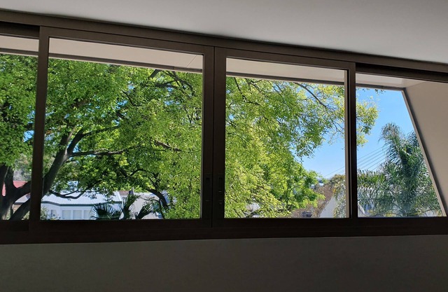 1 BR unit with leafy outlook & dedicated workspace