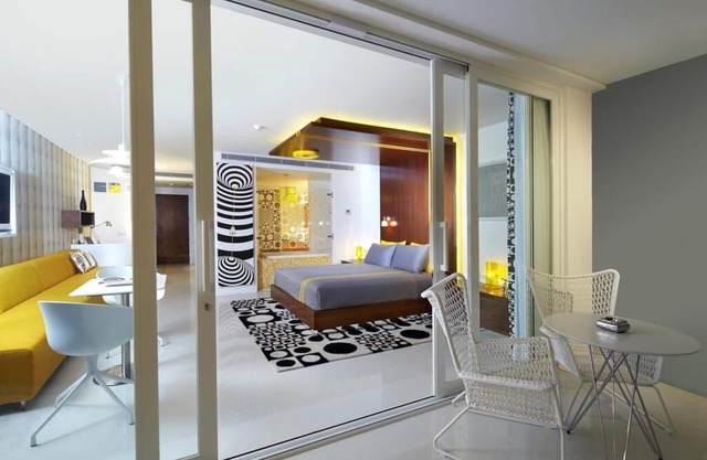 1 Grand Studio With Balcony & free Sunset Cocktail.