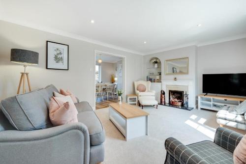 1 Lux Farm Cottages