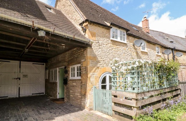1 Manor Cottage
