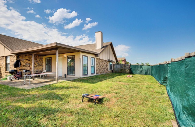 < 1 Mi to Lake Ray Hubbard: Home w/Patio!