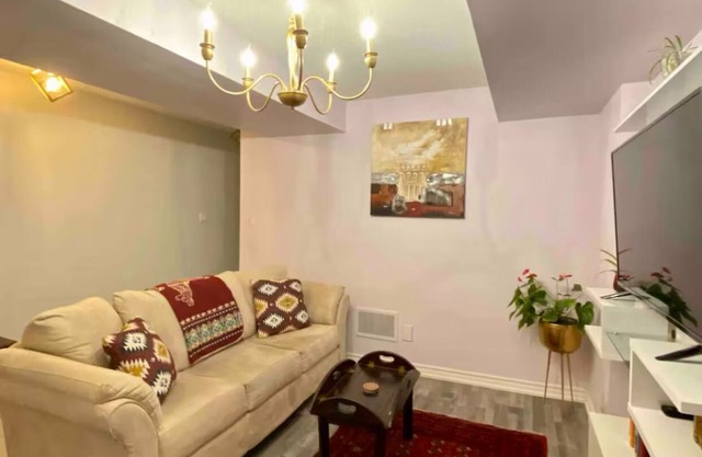 1 Month + Bookings, Cozy private apartment in a highly demanded neighborhood.
