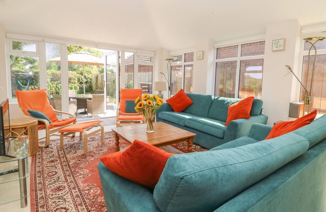1 OSHAWA DELL, pet friendly, with a garden in Pocklington