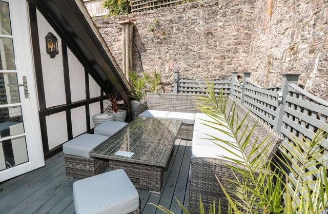 1 The Old Coach House