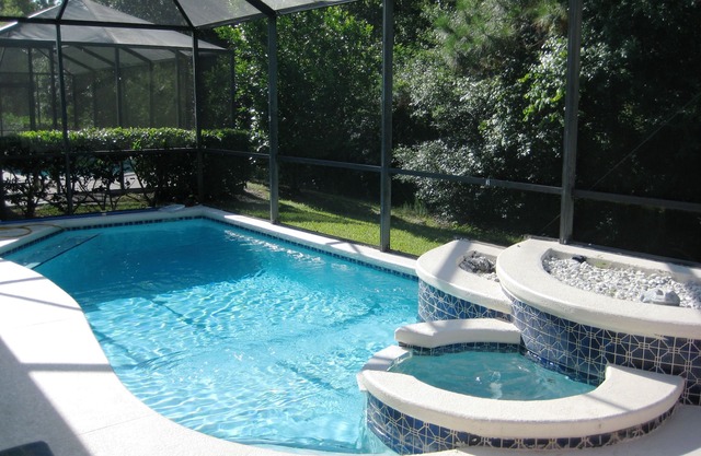 10 MINS TO DISNEY WORLD - SOUTH-FACING POOL - FREE WI-FI - GAMES ROOM