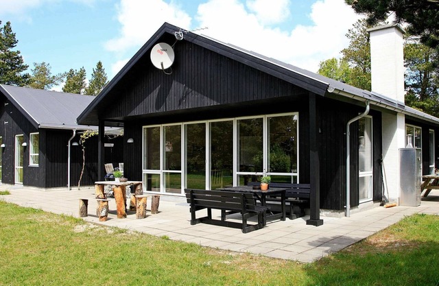 10 person holiday home in Oksbøl