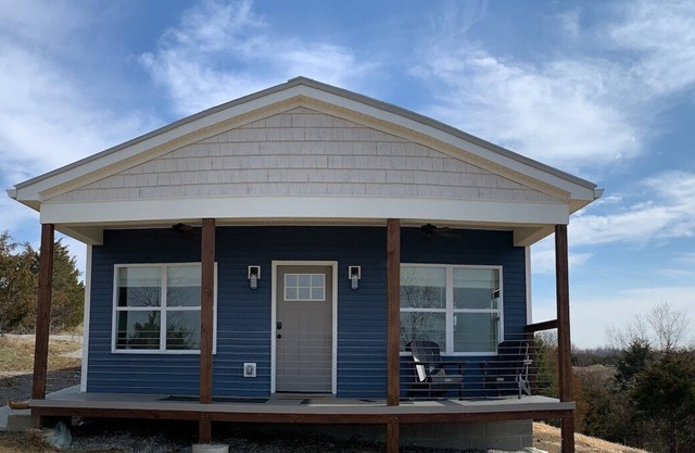 100 Acre Relaxing Retreat Near ARK- sleeps 30!