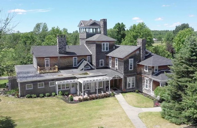 1000 Island Hart House