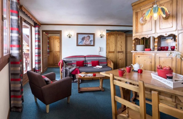 100m from resort center, fitness, balcony, tv, ski locker, 32m², Val Thorens