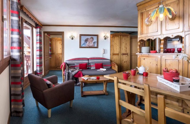 100m from resort center, fitness, balcony, tv, ski locker, 45m², Val Thorens