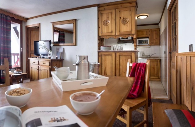 100m from resort center, fitness, balcony, tv, ski locker, 49m², Val Thorens